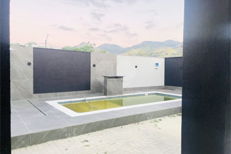 Casa à venda com 3 quartos, sendo 1 suíte, no condomínio Vale dos Sonhos 2, Rio de Janeiro - RJ