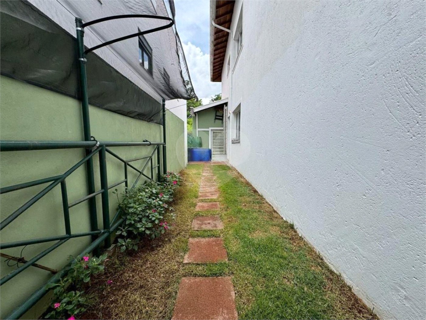 Casa à venda com 3 quartos, sendo 1 suíte,  no condomínio Residencial Recanto dos Paturis, Vinhedo - SP
