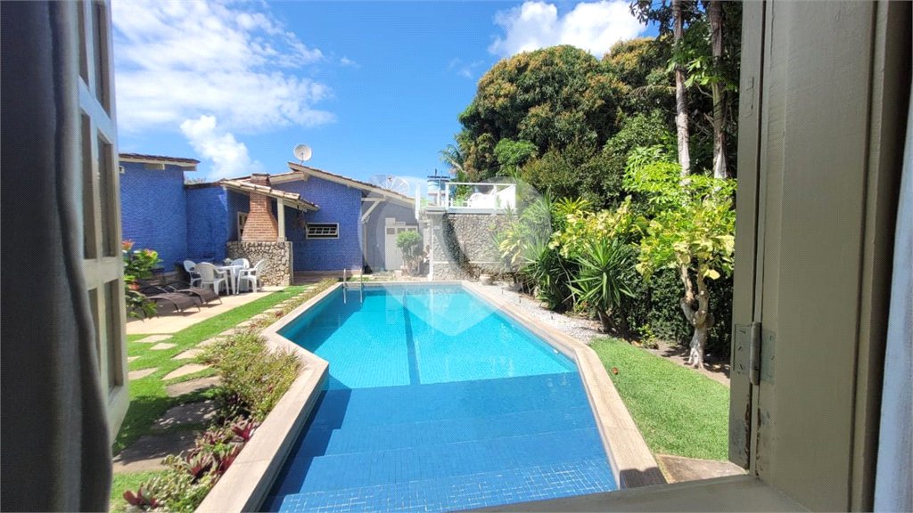Casa à venda com 4 quartos, sendo 2 suítes, no Centro, Santa Cruz Cabrália, BA