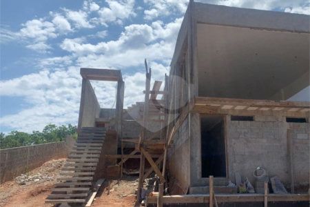 Sobrado à venda com 4 suítes em Jardim Centenário, Atibaia, SP