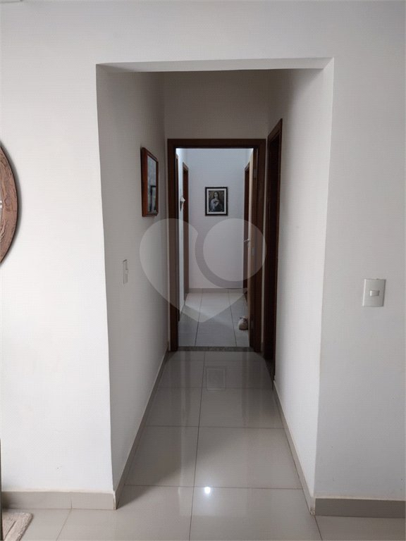 Casa à venda com 3 quartos, sendo 1 suíte, no condomínio Campos do Conde I, Paulínia - SP