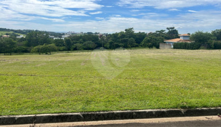 Terreno à venda no condomínio Village Saint Charbel, Araçoiaba da Serra - SP