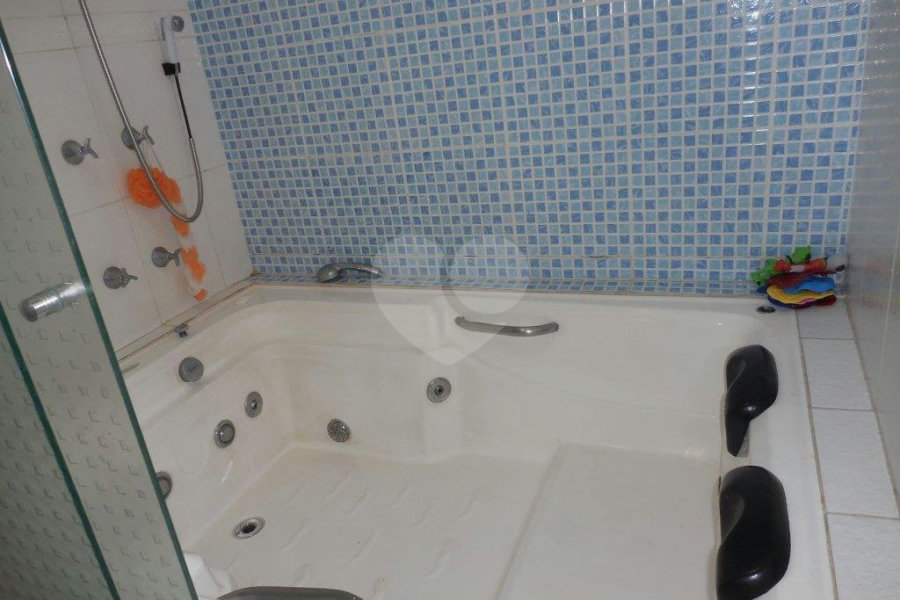 Sobrado à venda com 4 quartos, sendo 3 suítes, em Vila Gustavo, São Paulo, SP