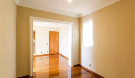 Apartamento à venda com 2 quartos, sendo 1 suíte,  em Vila Olímpia, São Paulo, SP