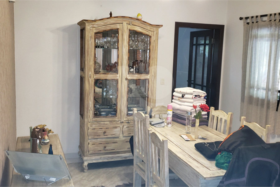 Casa à venda com 3 quartos, sendo 1 suíte, no condomínio Alpes da Cantareira, Mairiporã - SP