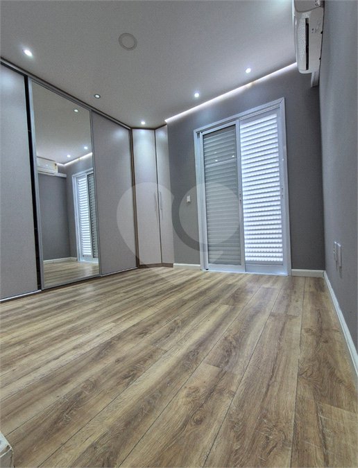 Sobrado à venda com 3 quartos, sendo 1 suíte,  em Vila Pedra Branca, São Paulo, SP