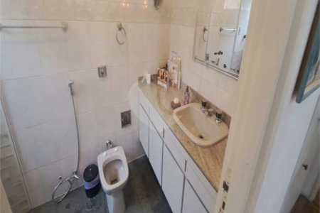 Apartamento à venda com 3 quartos, sendo 1 suíte, em Pinheiros, São Paulo, SP