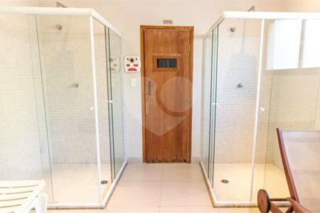 Apartamento à venda na Moóca, 68m², 2 dormitórios, 1 suíte, 1 vaga, ar condicionado, varanda, lazer completo