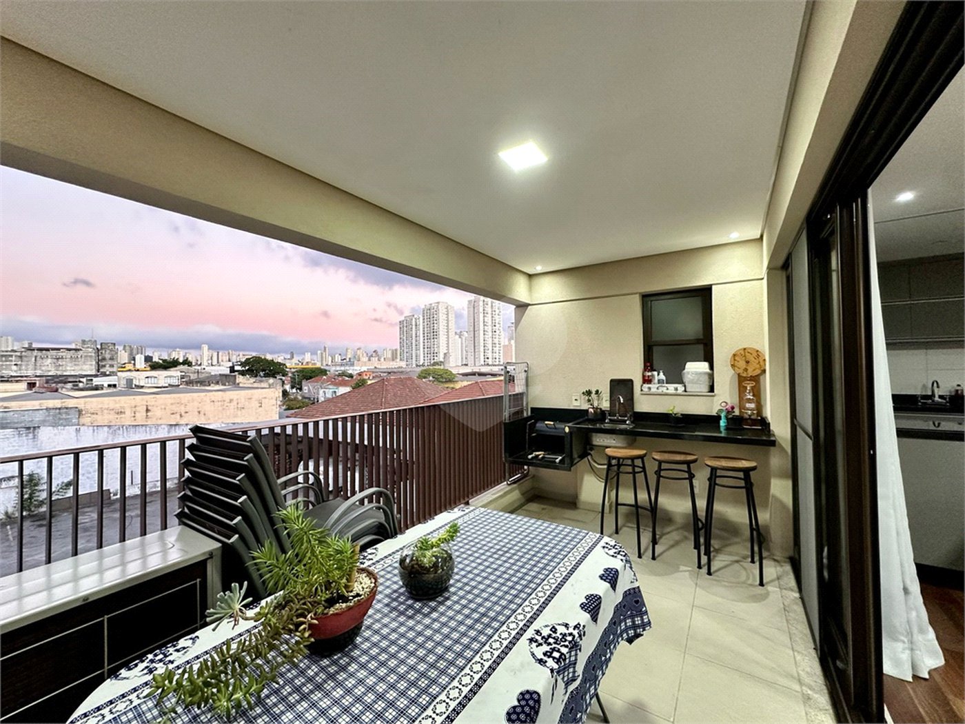 Apartamento à venda com 3 suítes em Vila Monumento, São Paulo, SP