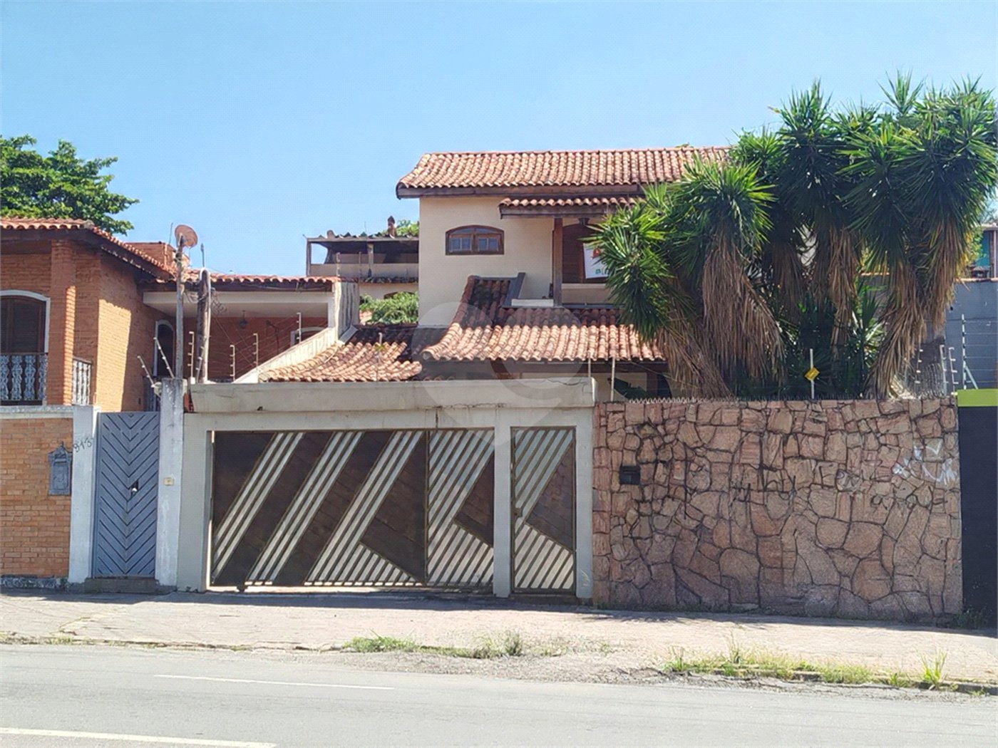 Casa para alugar com 3 quartos, sendo 1 suíte, em Jardim Sorocabano, Sorocaba, SP