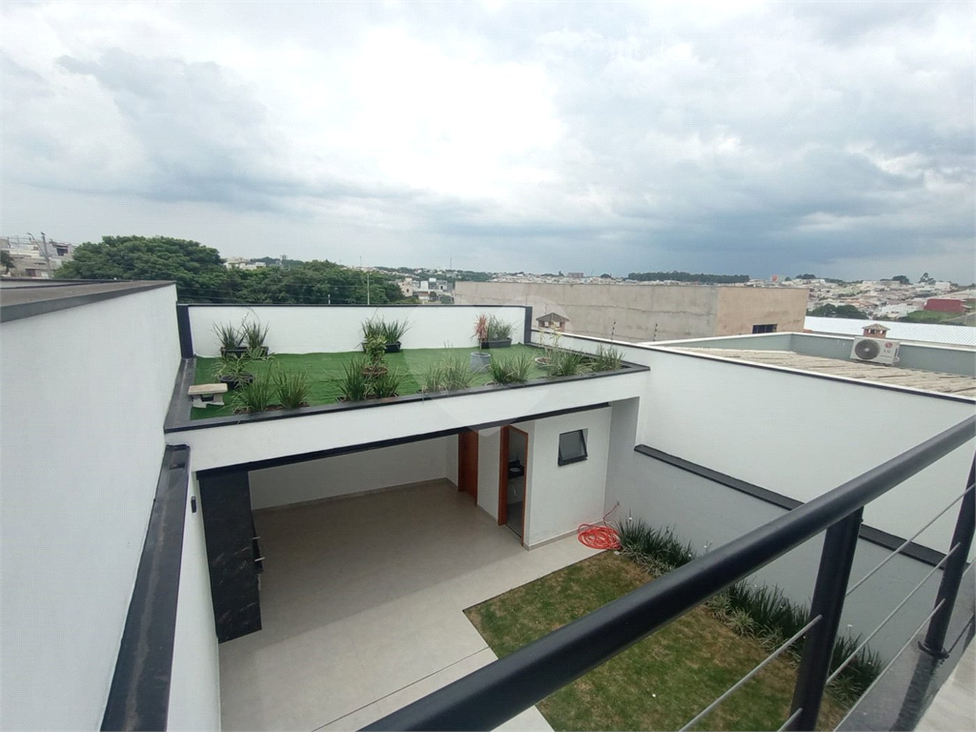 Casa à venda com 3 quartos, sendo 2 suítes, no condomínio Vila Rica, Indaiatuba - SP