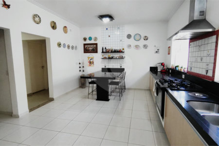 Casa à venda com 4 quartos, sendo 2 suítes, no condomínio Parque Chapada Itu, Itu - SP