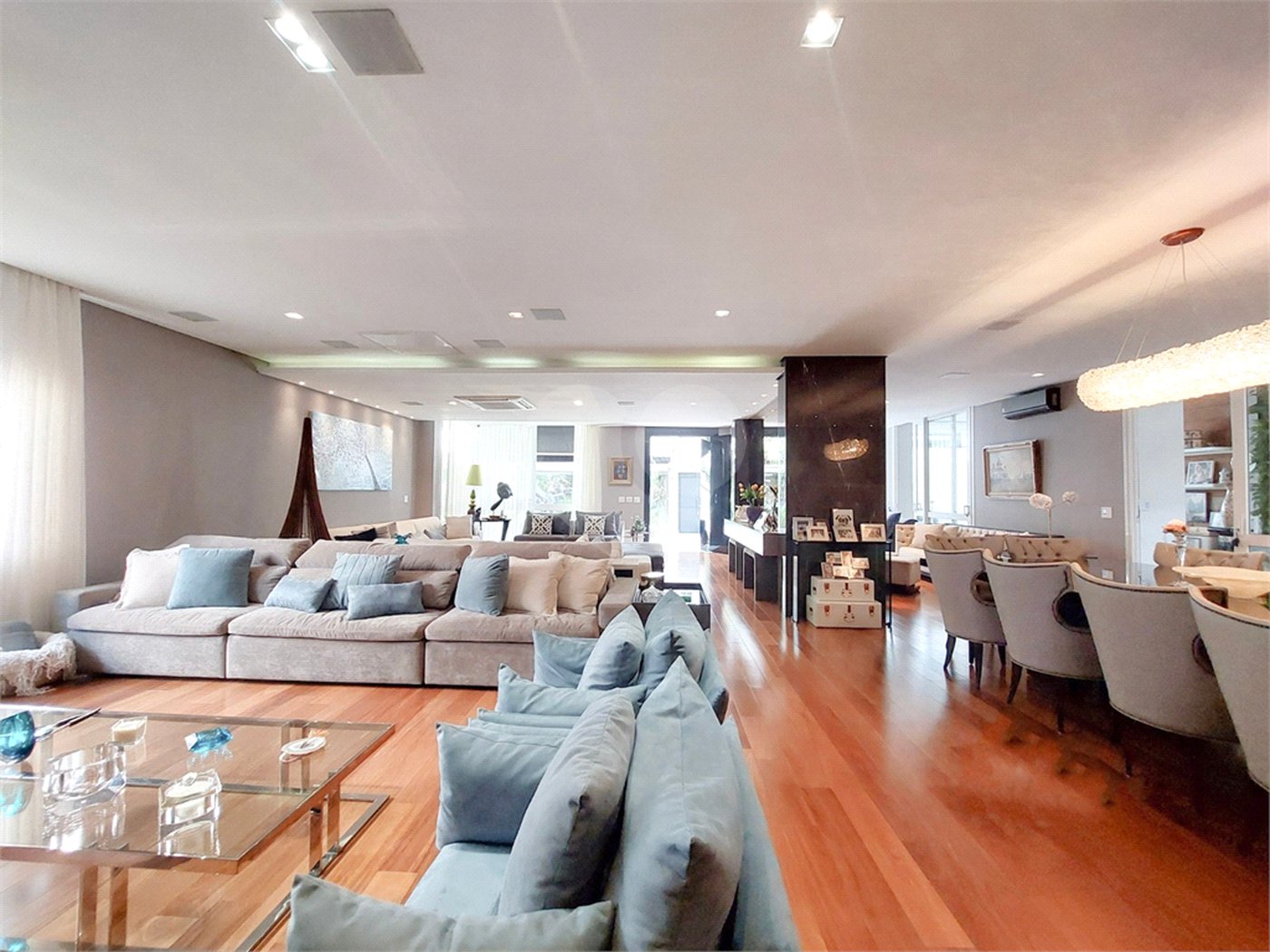 Casa à venda com 4 suítes em Horto, São Paulo, SP