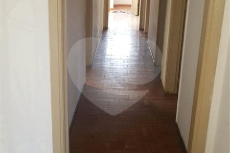 Casa térrea para venda em Araraquara/SP.