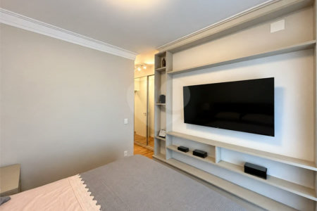 Apartamento de 127 m² em andar alto, com vista livre, 3 suítes planejadas, sacada gourmet envidraçada, 2 vagas e lazer completo, próximo ao Shopping Golden Square e à Avenida Kennedy.