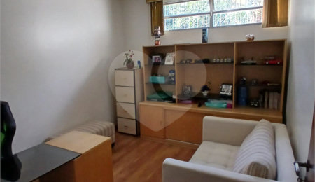 Sobrado à venda com 4 quartos, sendo 2 suítes,  em Jardim Leonor, São Paulo, SP