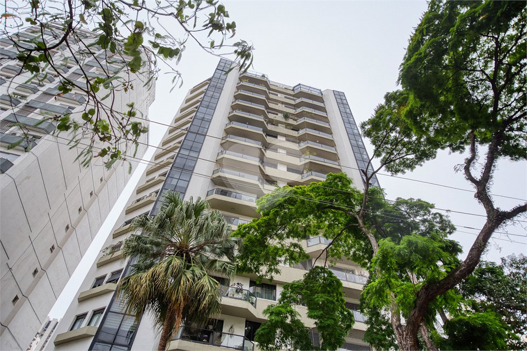 Cobertura à venda ou para alugar com 4 suítes em Moema, São Paulo, SP