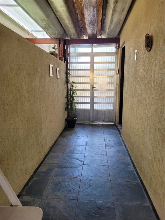 Sobrado à venda com 3 quartos, sendo 1 suíte,  em Jardim da Glória, Cotia, SP