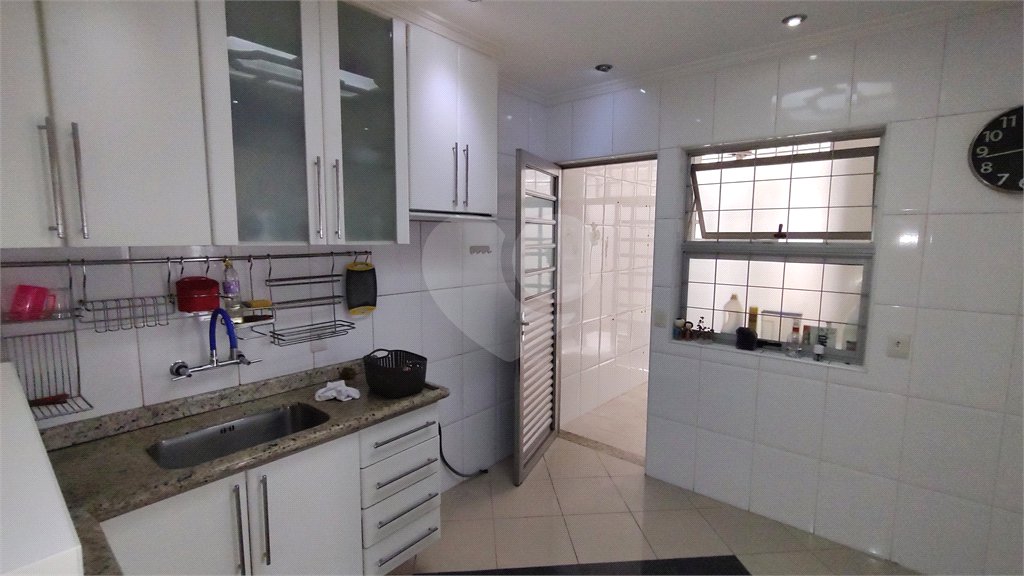 Sobrado à venda com 3 quartos, sendo 1 suíte, em Parque São Domingos, São Paulo, SP