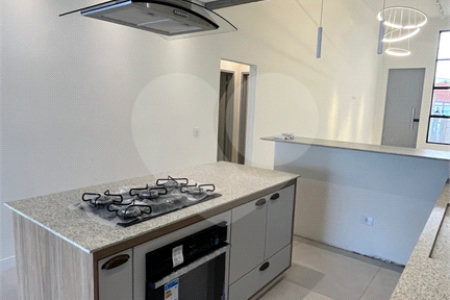 Casa Terrea com 3 suítes a Venda em Atibaia