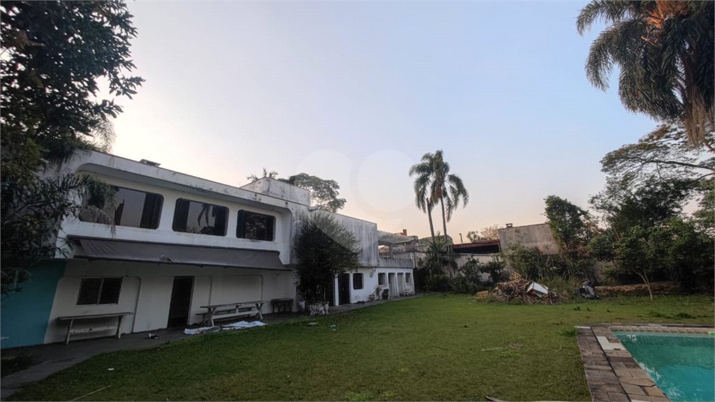 Casa Térrea à venda com 5 quartos, sendo 2 suítes, em Chácara Monte Alegre, São Paulo, SP
