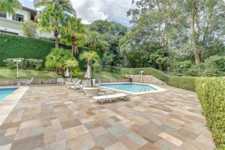 Casa à venda com 4 suítes no condomínio Granja do Morumbi, São Paulo - SP