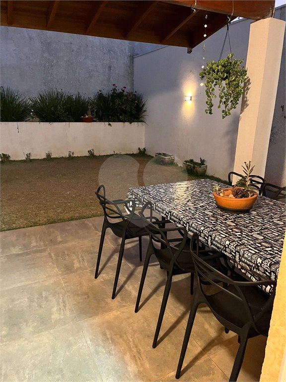 Casa à venda com 3 quartos, sendo 1 suíte,  no condomínio Villagio Imperiale, Louveira - SP