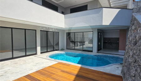 Casa à venda com 3 suítes no condomínio Hills, Arujá - SP