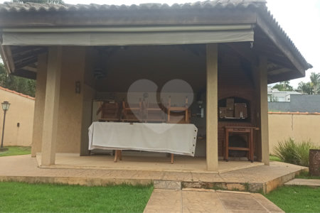Casa à venda com 3 quartos, sendo 1 suíte, no condomínio Serra da Estrela, Atibaia - SP