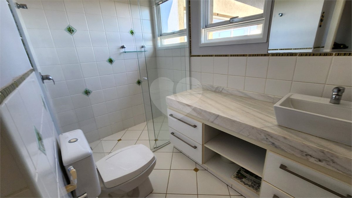 Casa à venda ou para alugar com 5 suítes no condomínio Residencial Jardim Primavera, Louveira - SP