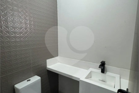 Casa à venda com 3 quartos, sendo 1 suíte, no condomínio Jardim Laguna, Indaiatuba - SP