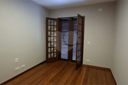 Casa à venda com 4 quartos, sendo 2 suítes,  em Jardim Marajoara, São Paulo, SP