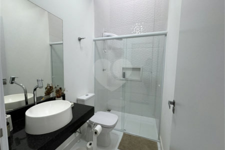 Casa à venda com 3 quartos, sendo 1 suíte, no condomínio Jardim Guarujá, Salto - SP