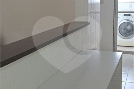 Apartamento à venda com 3 quartos, sendo 1 suíte, em Vila Paulicéia, São Paulo, SP