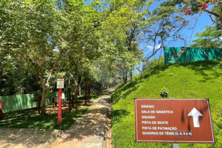 Casa à venda com 4 quartos, sendo 2 suítes,  no condomínio São Paulo Ii, Cotia - SP