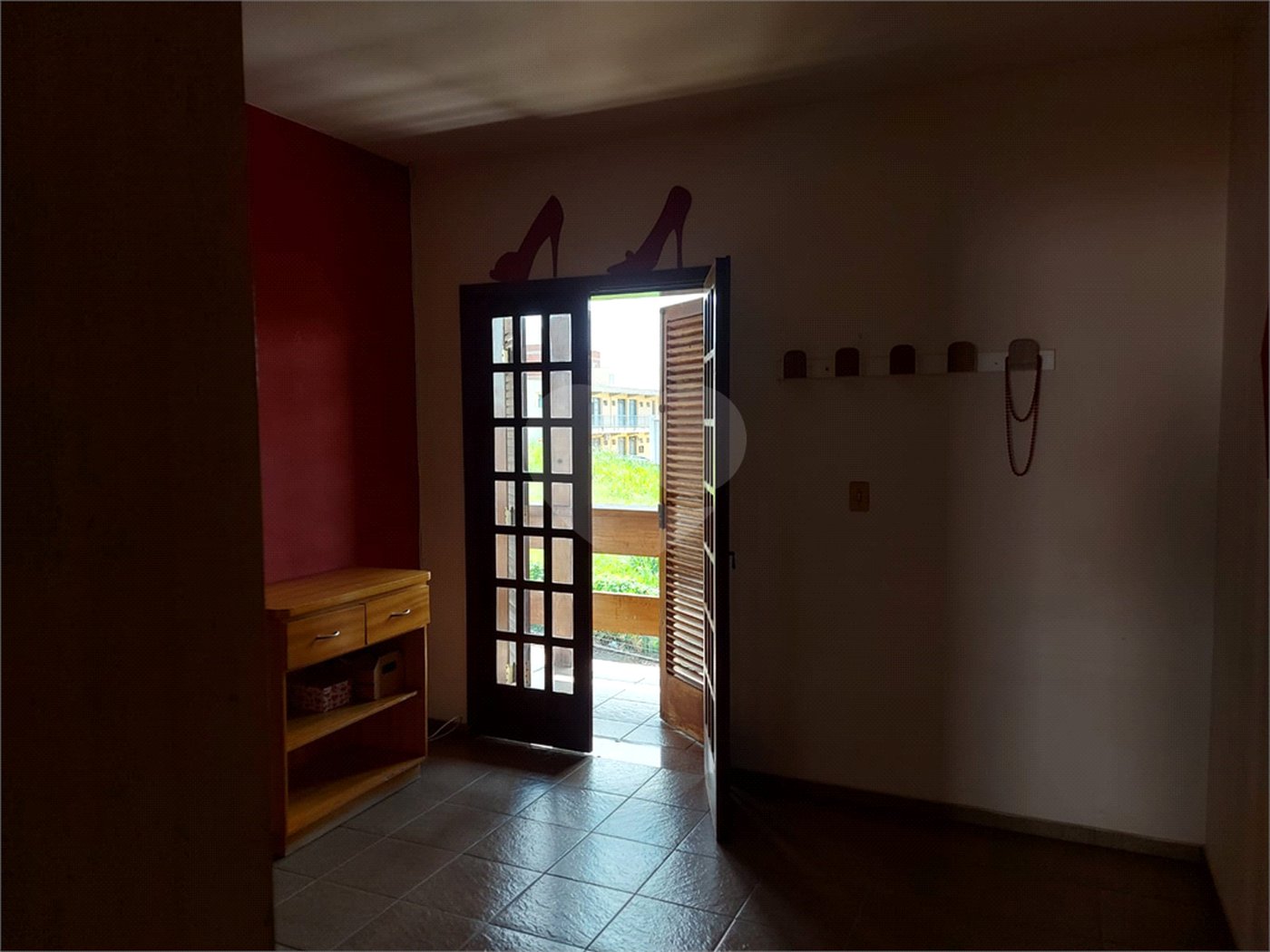 Sobrado à venda com 5 quartos, sendo 4 suítes, em Santa Rosa, Vinhedo, SP
