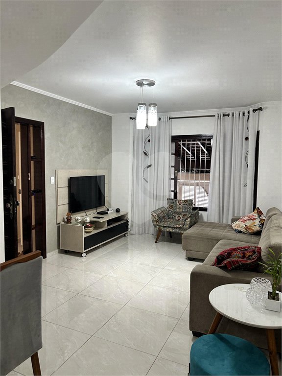 Casa à venda com 3 quartos, sendo 1 suíte,  em Jardim Universo, Mogi das Cruzes, SP