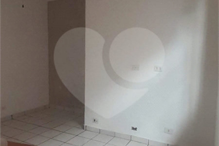 Casa à venda com 3 quartos, sendo 1 suíte, em Vila Gustavo, São Paulo, SP
