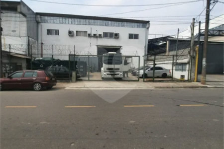 Galpão com 500m² , 2 vagas , 2 banheiros , à venda no Parque das Nações em Santo André
