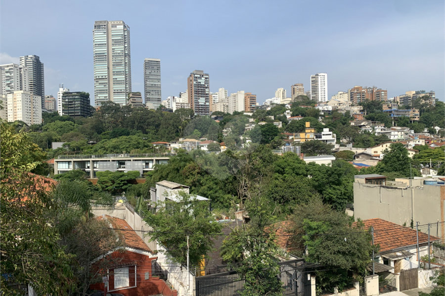 Apartamento à venda com 2 suítes em Alto de Pinheiros, São Paulo, SP