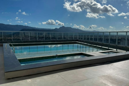 Apartamento à venda com 1 suíte em Caiçara, Praia Grande, SP
