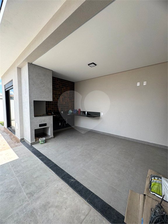 Casa à venda com 3 quartos, sendo 1 suíte, no condomínio Reserva Central Parque, Salto - SP