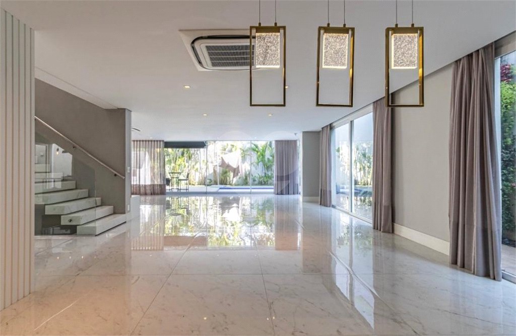Casa à venda com 4 suítes no condomínio Hípica Garden, São Paulo - SP