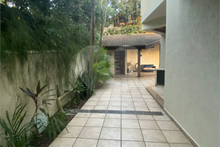 Casa à venda com 3 quartos, sendo 4 suítes,  no condomínio Estância Marambaia, Vinhedo - SP