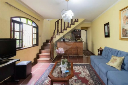 Casa à venda com 3 quartos, sendo 2 suítes,  em Jardim Santa Mena, Guarulhos, SP