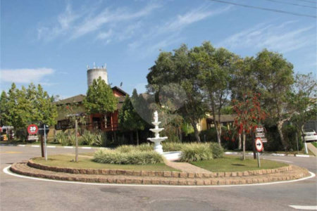 Casa à venda com 3 quartos, sendo 1 suíte, no condomínio Residencial Grape Village, Vinhedo - SP