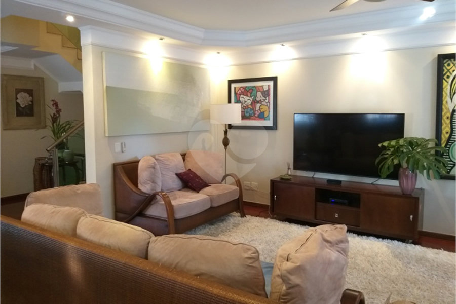 Casa à venda com 4 suítes em Jardim Floresta, São Paulo, SP