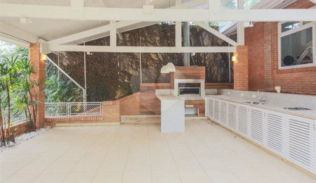 Casa em condomínio à venda com 4 quartos, sendo 2 suítes,  em Alto da Boa Vista, São Paulo, SP