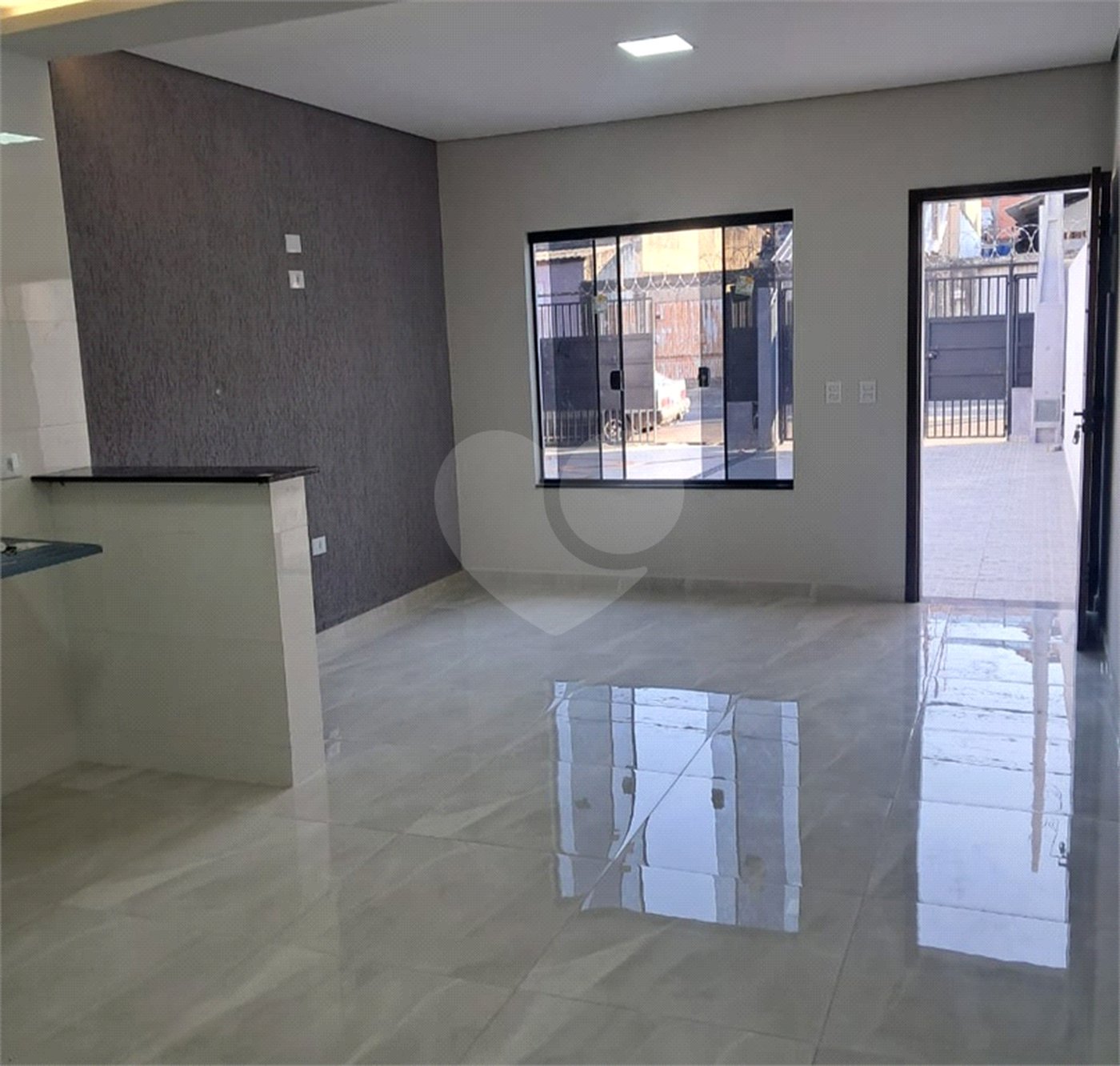 Casa de Vila à venda com 2 quartos, sendo 1 suíte, em Vila Barão, Sorocaba, SP