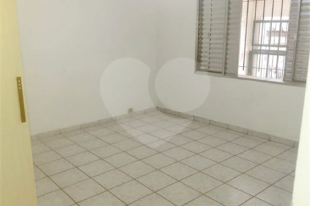 Sobrado à venda com 3 quartos, sendo 1 suíte, em Vila Constança, São Paulo, SP